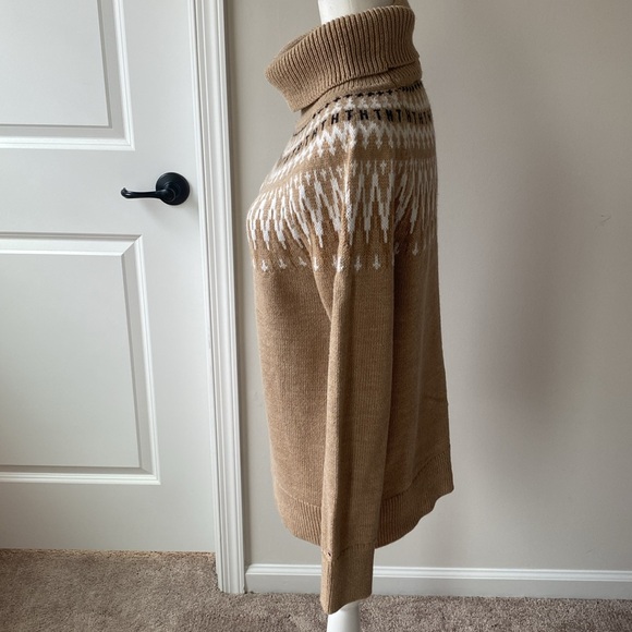 NEW Tommy Hilfiger Women’s Medium Sweater - Picture 3 of 4